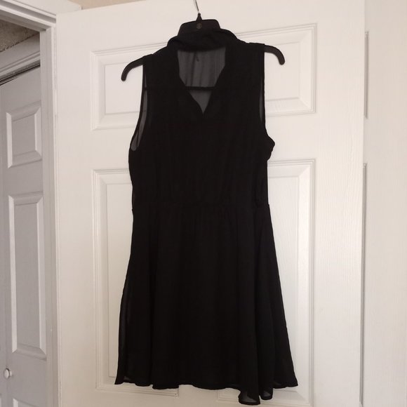 Freebird Black Sheer Button Front Sleeveless Dress - Picture 2 of 6